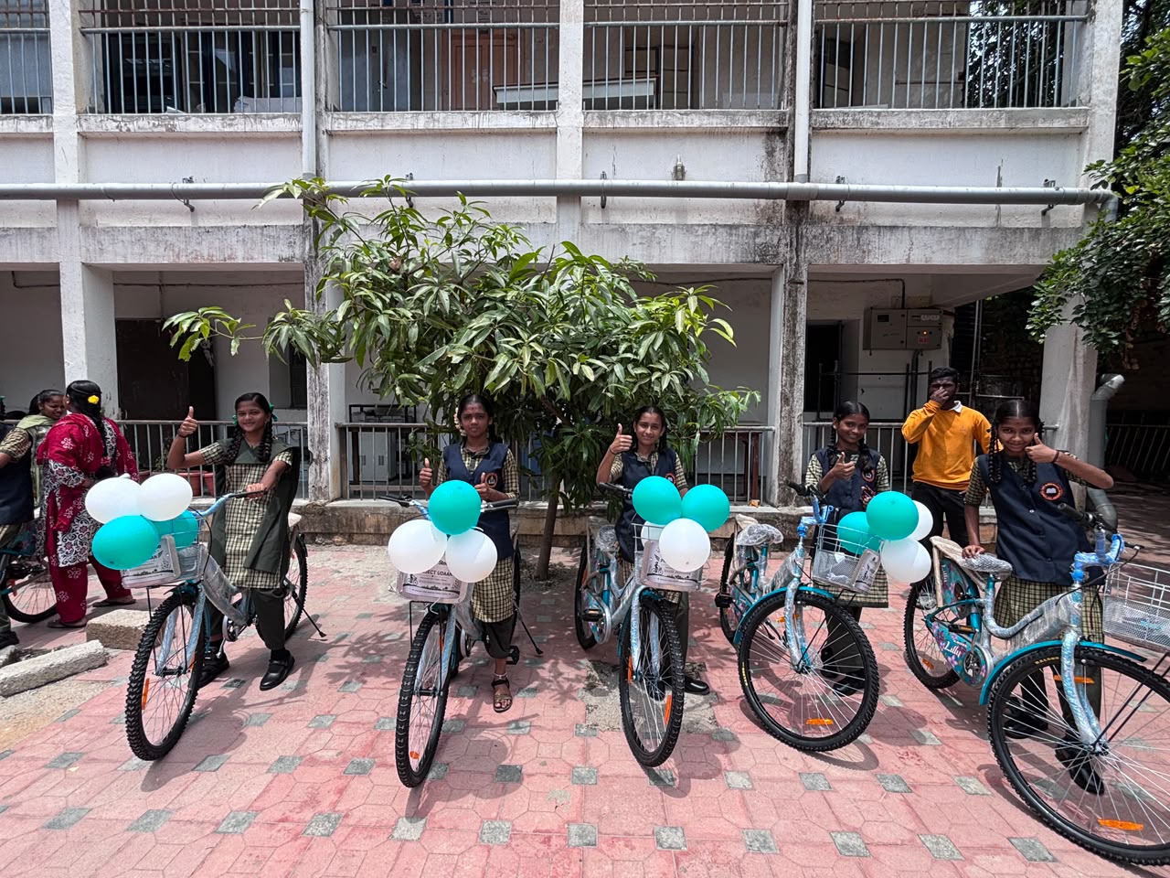 Aahwahan Foundation and Steelcase Empower School Girls Through Project Udaan at a Government School 